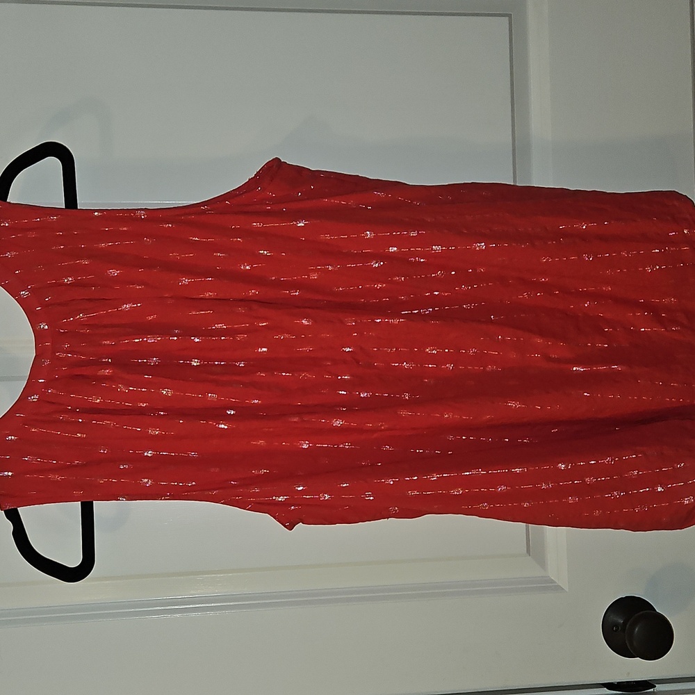 Crown & Ivy 2X Vibrant Coral Red Sleeveless Top with Silver Embellishments NWOT - Picture 7 of 7